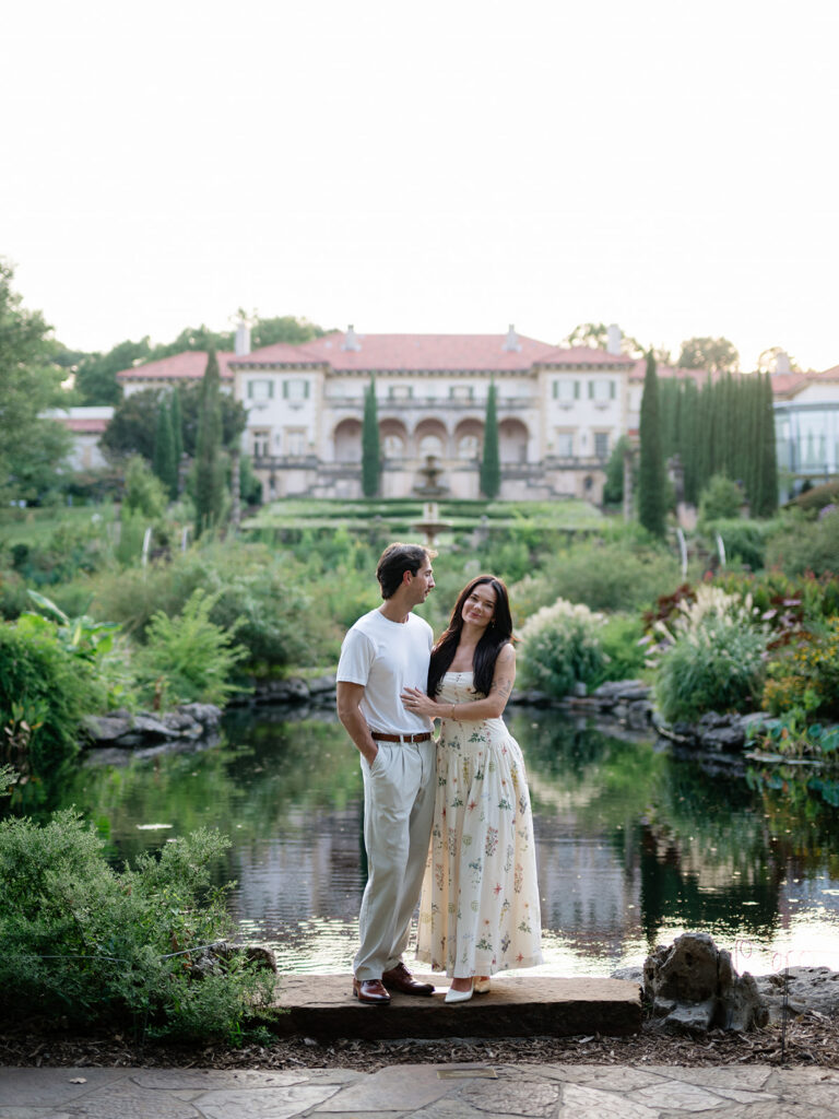 Tulsa engagement photographer at Philbrook Museum